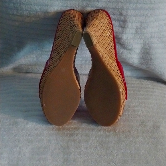 A Micheal red sandal size 9 - Picture 2 of 4
